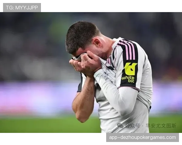 尤文图斯vsAC米兰，弗拉霍维奇开场3分钟闪击得分，米兰后防线出现致命沟通失误。